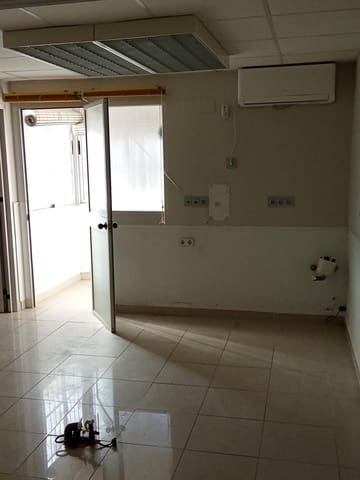 Commercial for sale in Córdoba city - € 64,900 (Ref: 9901554)