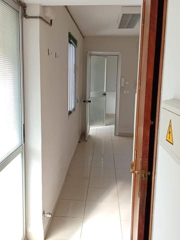 Commercial for sale in Córdoba city - € 64,900 (Ref: 9901554)