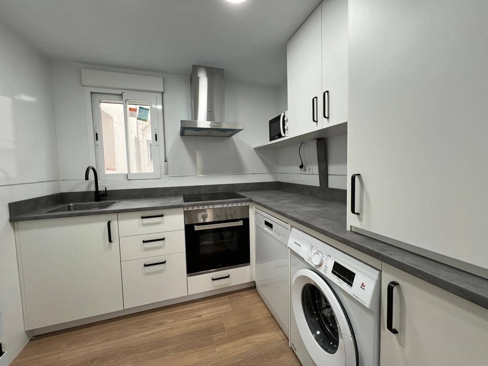 3 slaapkamer Flat te koop in Cordoba stad - € 219.900 (Ref: 9901558)