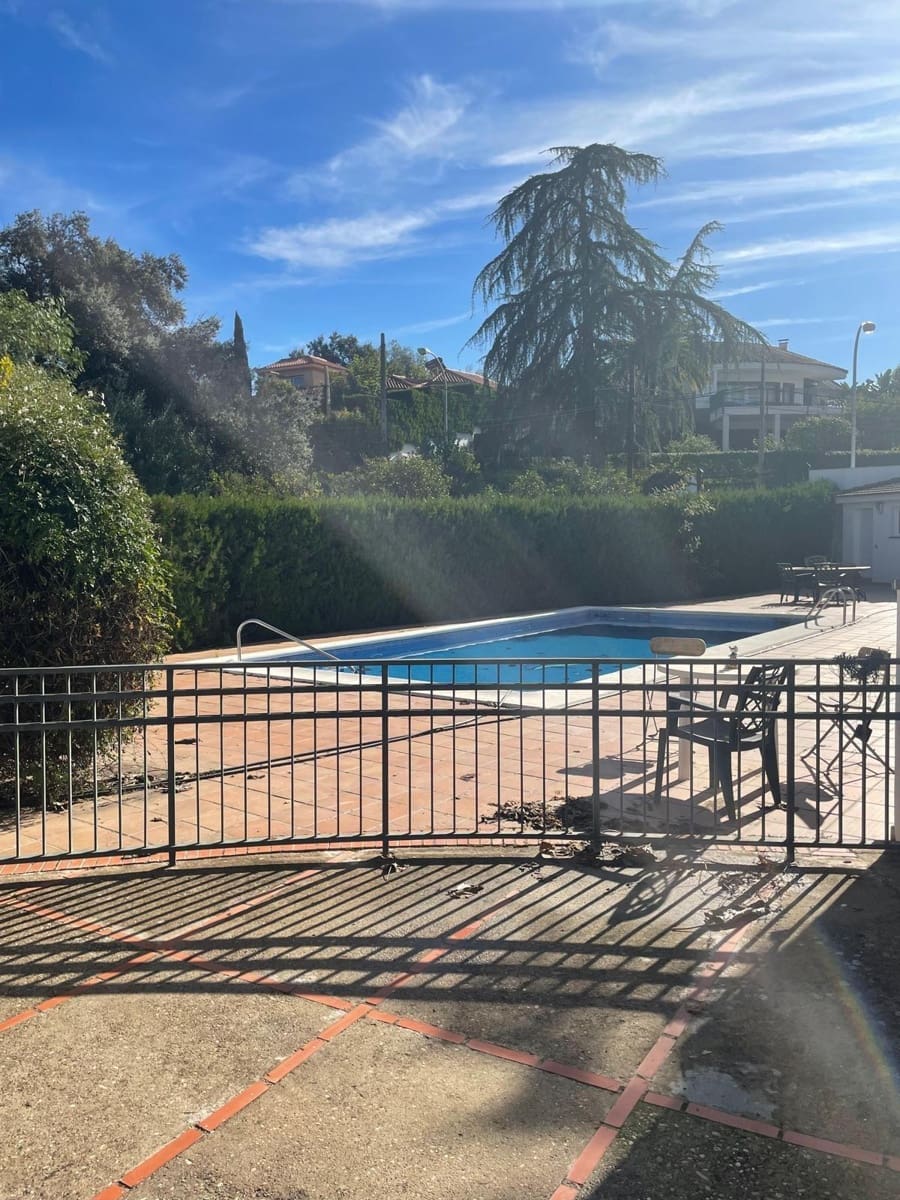 7 slaapkamer Villa te koop in Cordoba stad met zwembad garage - € 465.000 (Ref: 9901560)