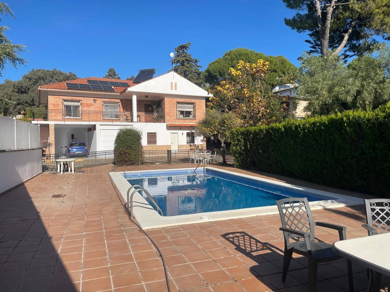 7 slaapkamer Villa te koop in Cordoba stad met zwembad garage - € 465.000 (Ref: 9901560)