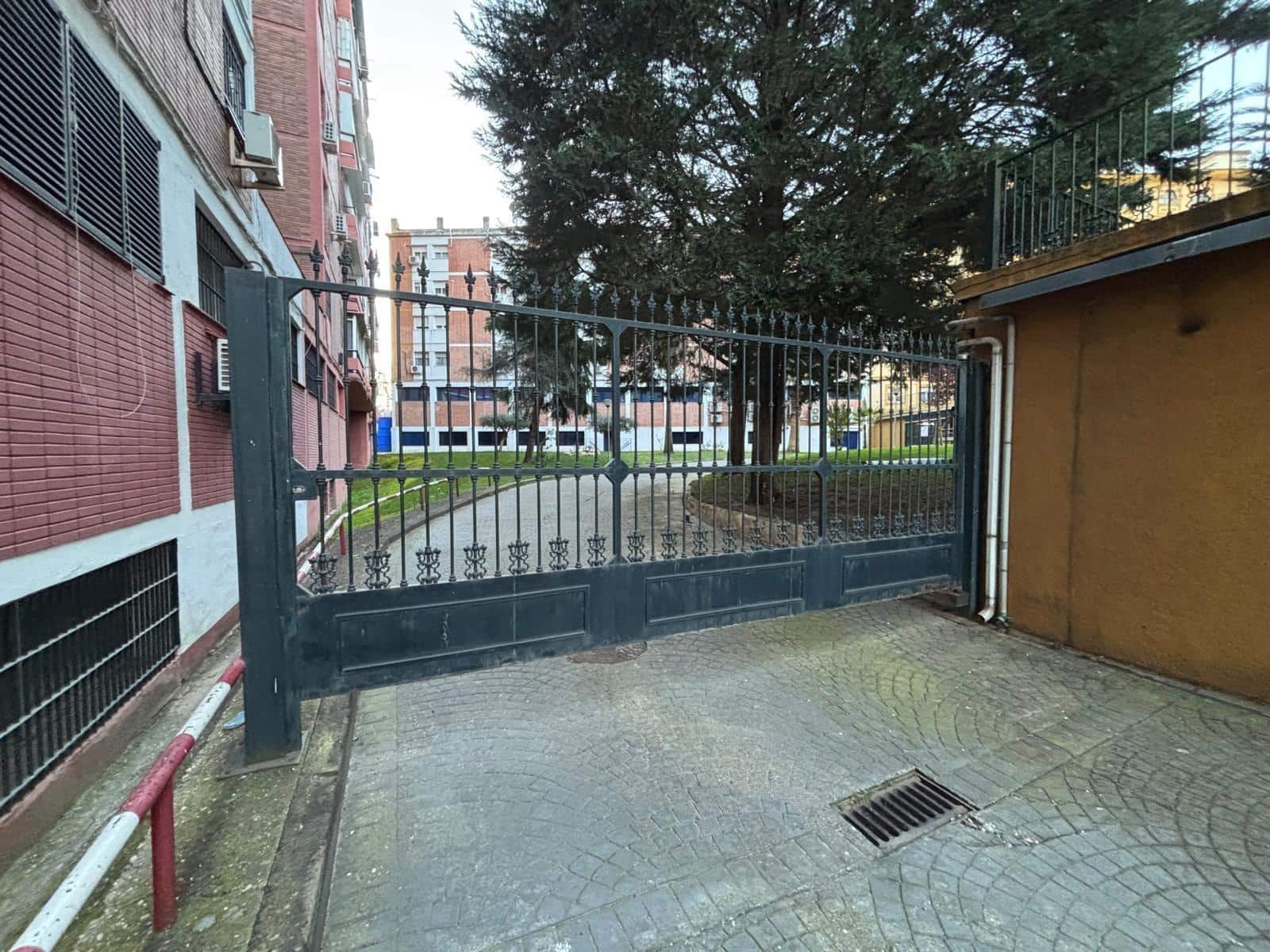 Garasje til salgs i Cordoba by - € 21 900 (Ref: 9901565)
