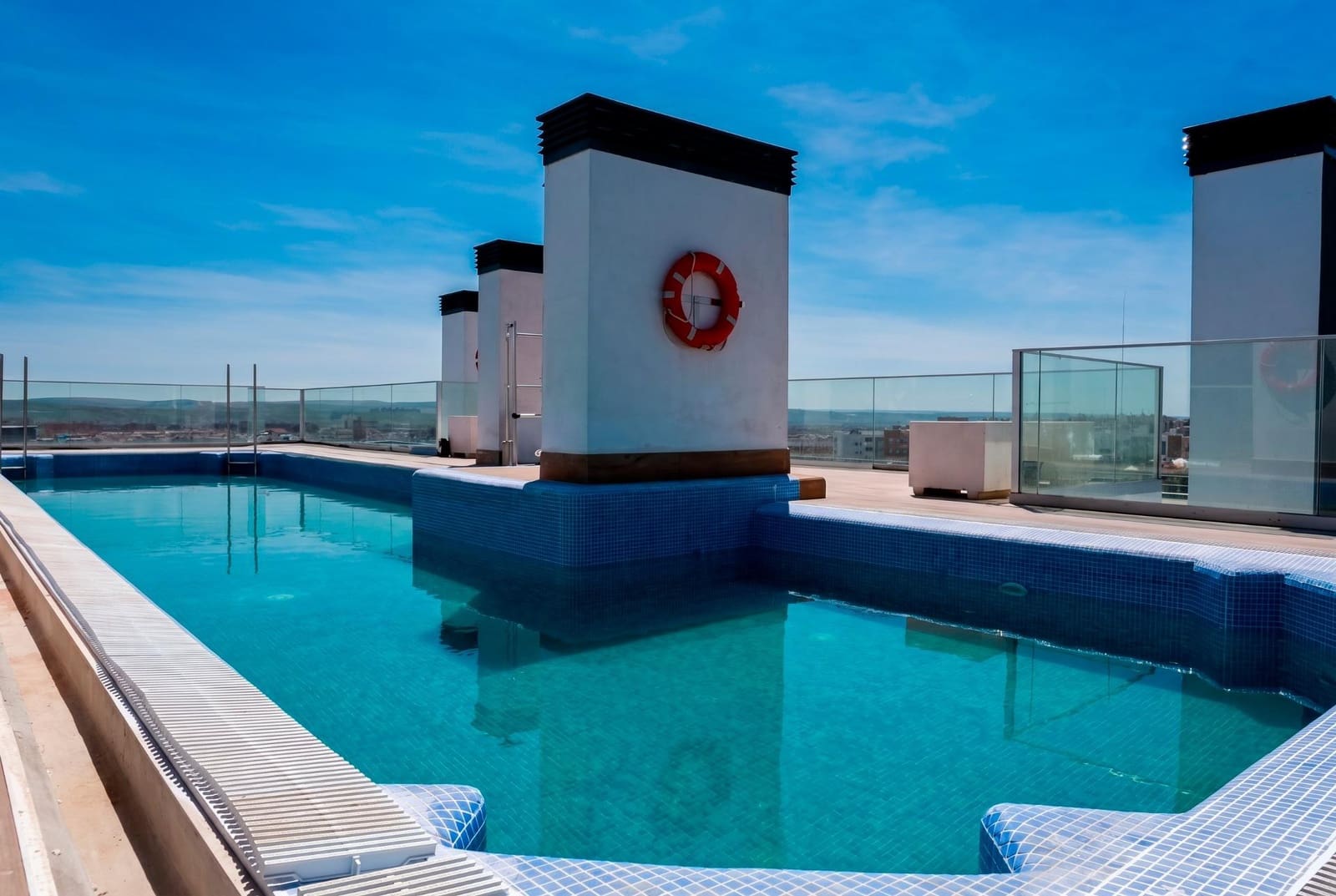 4 soverom Penthouse til salgs i Cordoba by med svømmebasseng garasje - € 445 000 (Ref: 9901566)