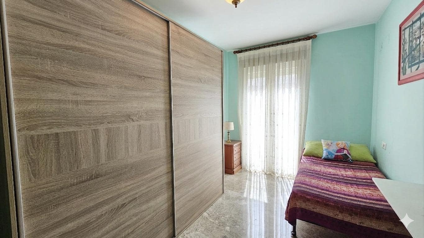 3 bedroom Townhouse for sale in Cordoba city with garage - € 269,000 (Ref: 9901567)