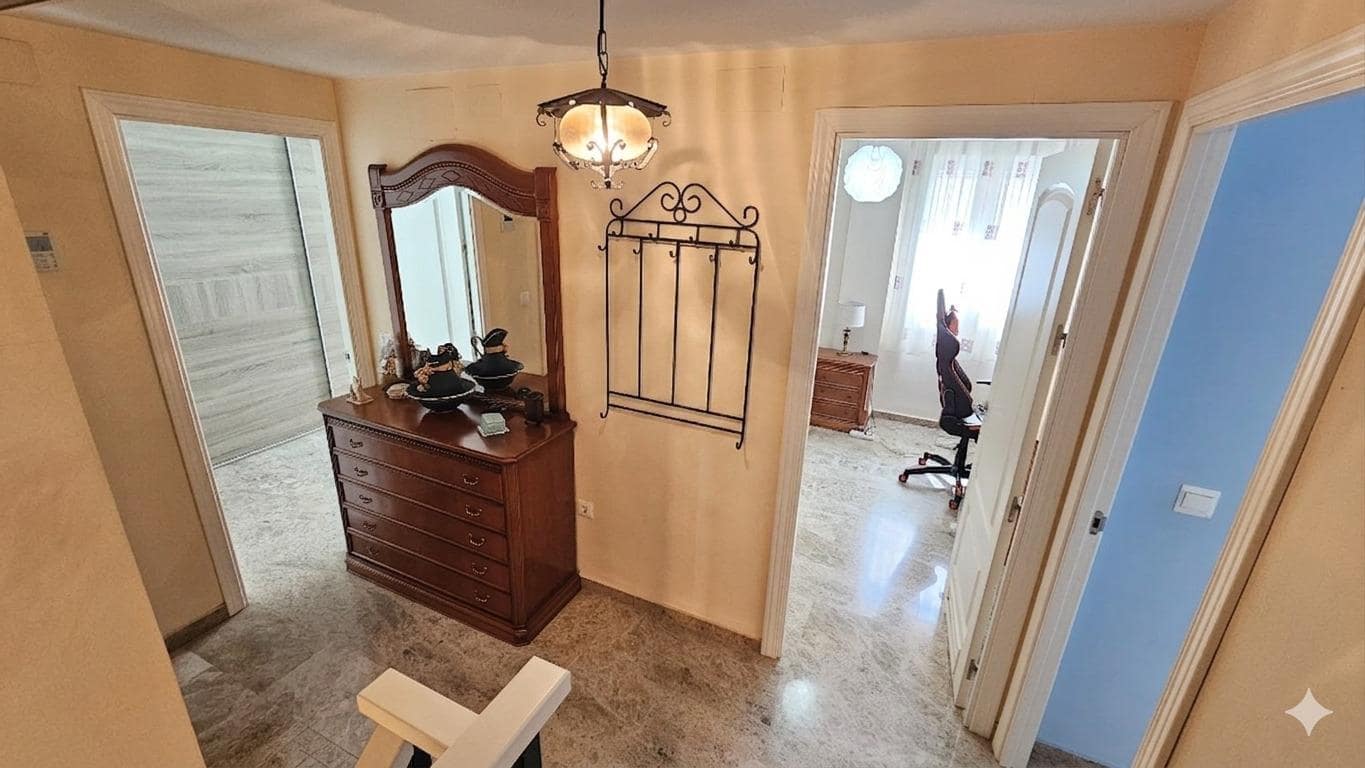 3 bedroom Townhouse for sale in Cordoba city with garage - € 269,000 (Ref: 9901567)