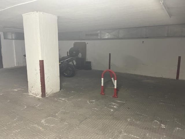 Garasje til salgs i Centro, Córdoba by - € 18 000 (Ref: 9901571)