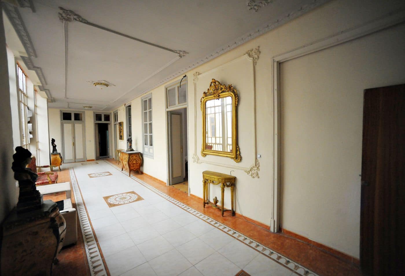 Townhouse for sale in Cordoba city with pool garage - € 900,000 (Ref: 9901573)