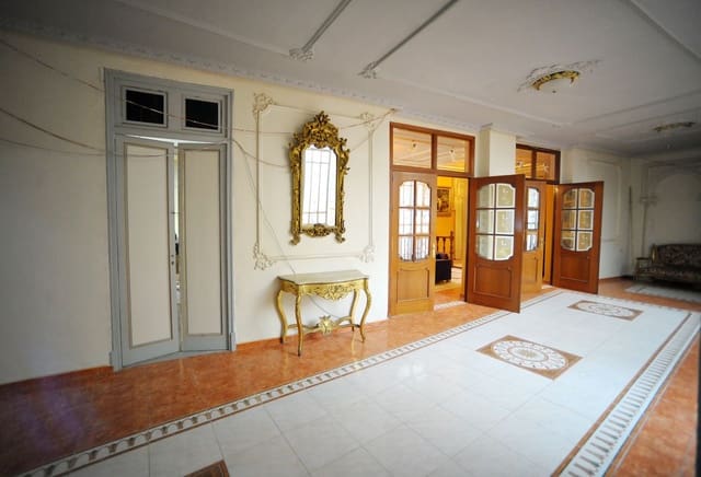 Townhouse for sale in Centro, Córdoba city with pool garage - € 900,000 (Ref: 9901573)