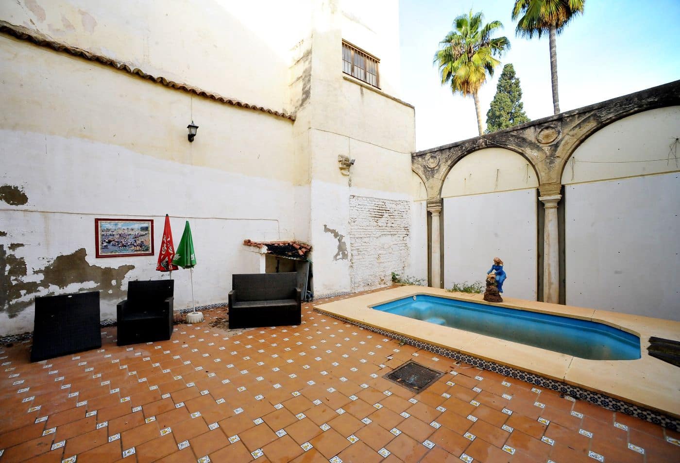 Townhouse for sale in Cordoba city with pool garage - € 900,000 (Ref: 9901573)