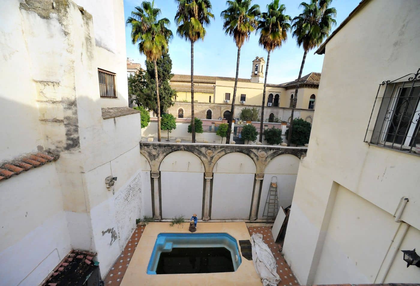 Townhouse for sale in Cordoba city with pool garage - € 900,000 (Ref: 9901573)