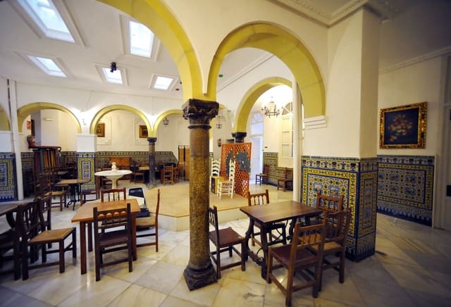 Townhouse for sale in Centro, Córdoba city with pool garage - € 900,000 (Ref: 9901573)