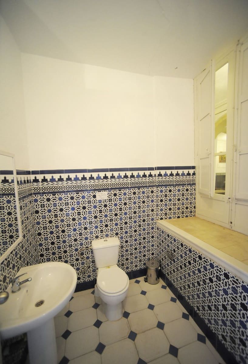 Townhouse for sale in Cordoba city with pool garage - € 900,000 (Ref: 9901573)