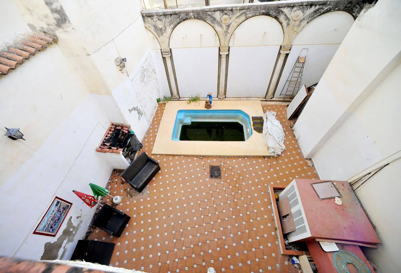 Townhouse for sale in Cordoba city with pool garage - € 900,000 (Ref: 9901573)