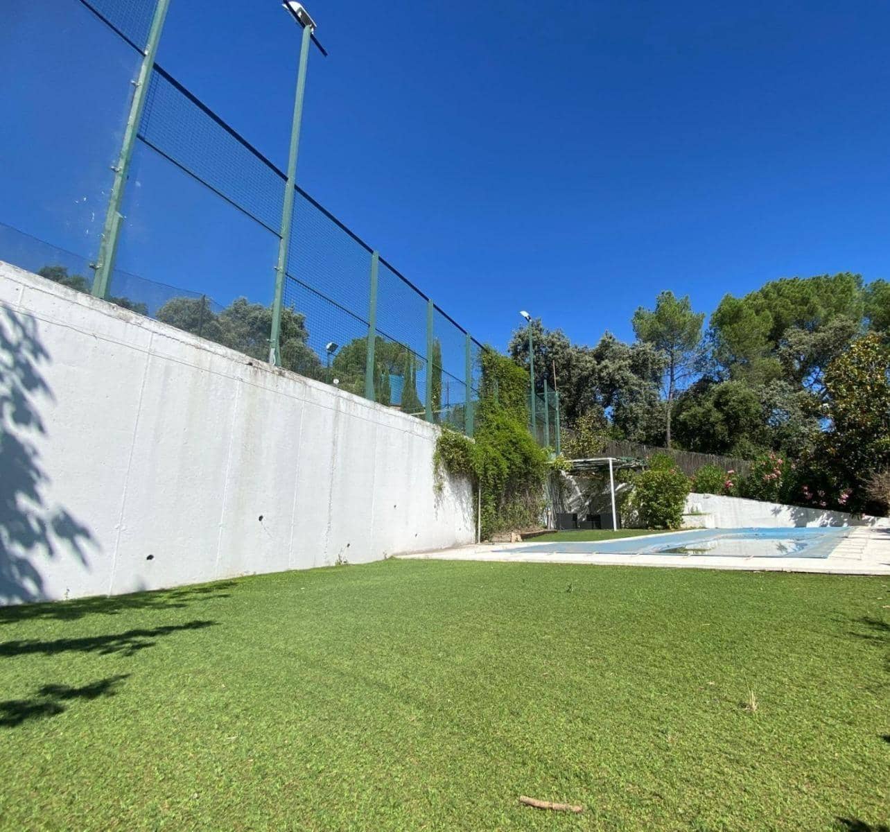 5 slaapkamer Villa te koop in Cordoba stad met zwembad garage - € 475.000 (Ref: 9904044)