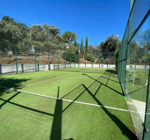 5 soveværelse Villa til salg i Córdoba by med swimmingpool garage - € 475.000 (Ref: 9904044)