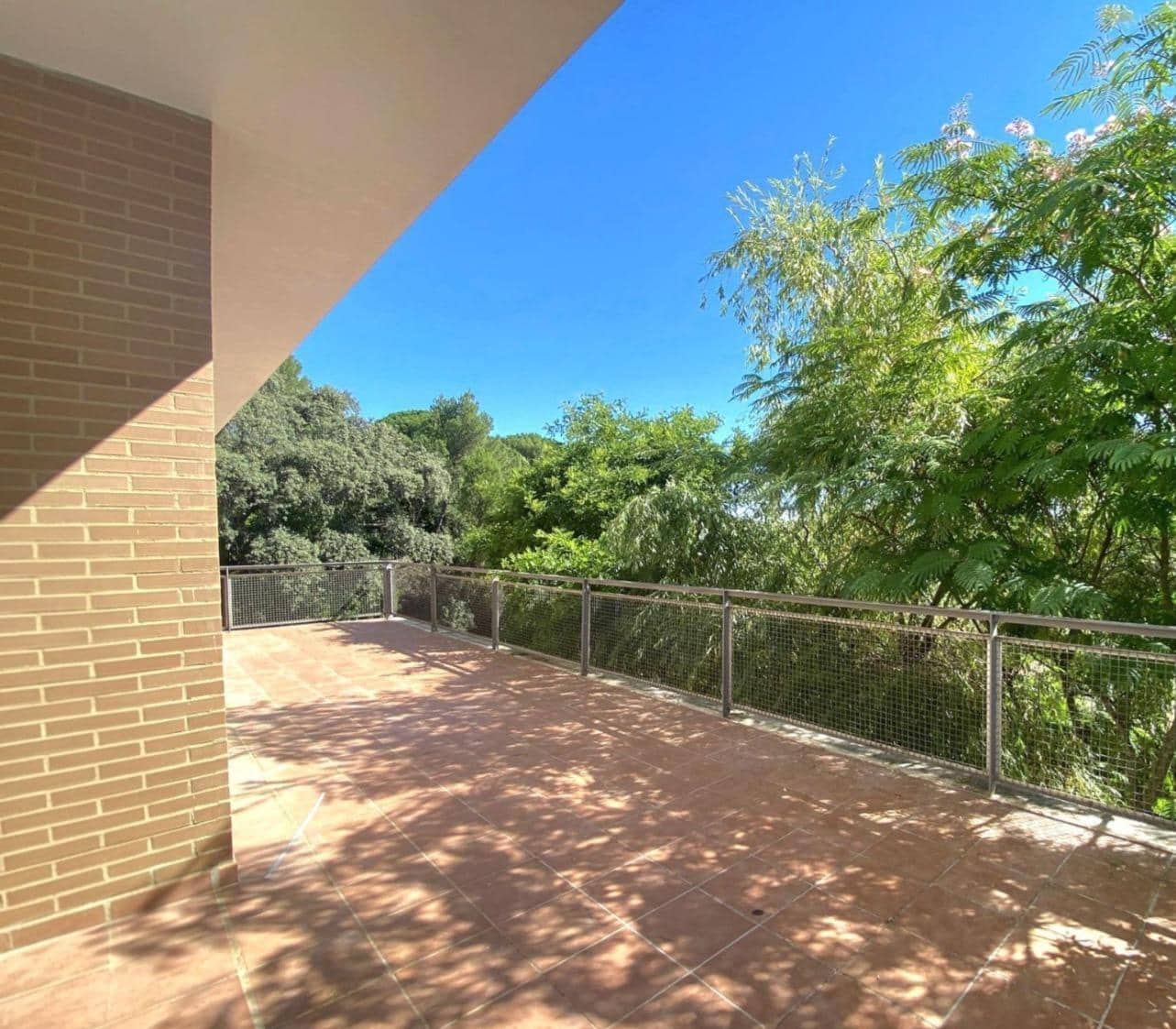 5 slaapkamer Villa te koop in Cordoba stad met zwembad garage - € 475.000 (Ref: 9904044)