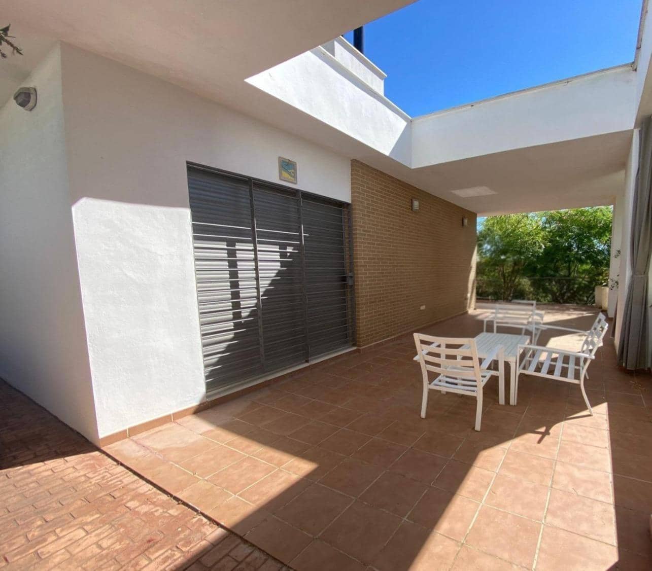 5 slaapkamer Villa te koop in Cordoba stad met zwembad garage - € 475.000 (Ref: 9904044)