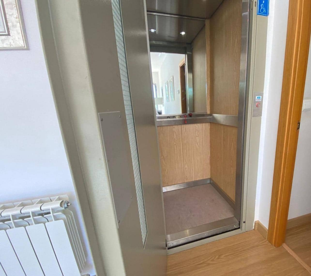 5 slaapkamer Villa te koop in Cordoba stad met zwembad garage - € 475.000 (Ref: 9904044)