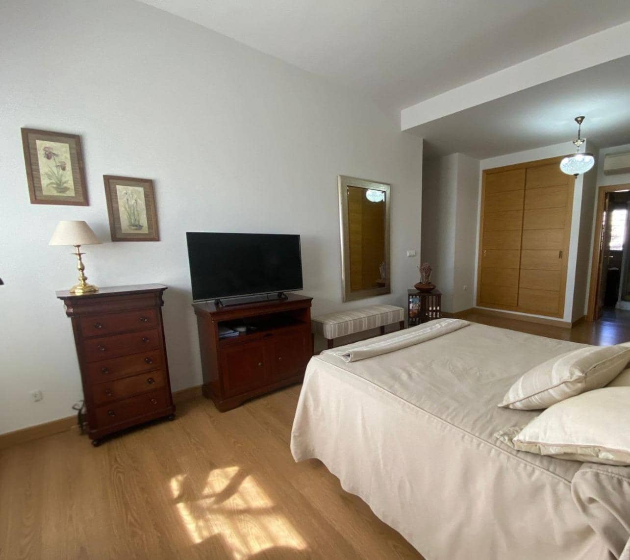 5 slaapkamer Villa te koop in Cordoba stad met zwembad garage - € 475.000 (Ref: 9904044)