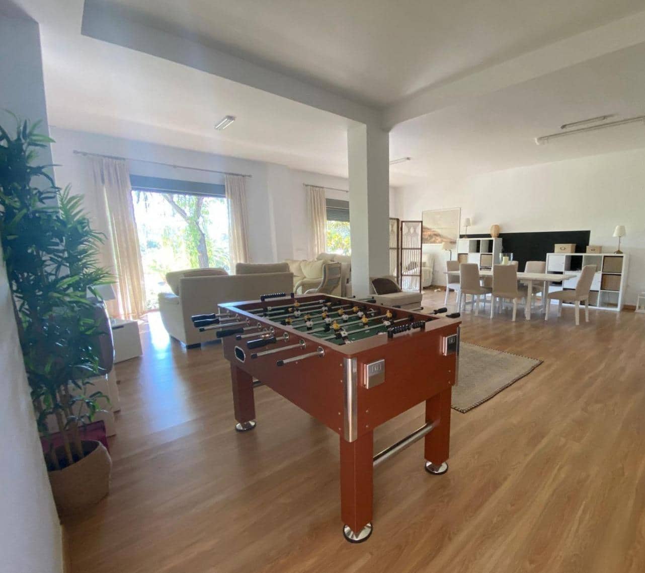 5 bedroom Villa for sale in Cordoba city with pool garage - € 435,000 (Ref: 9904044)