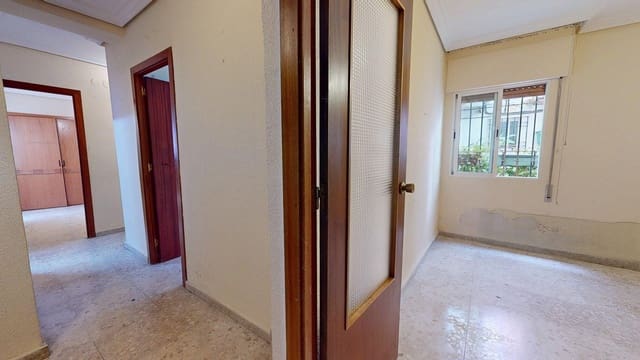 3 slaapkamer Flat te koop in Córdoba stad - € 172.000 (Ref: 9904048)