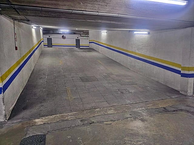Garage til salg i Arroyo del Moro, Córdoba by - € 21.450 (Ref: 9911154)