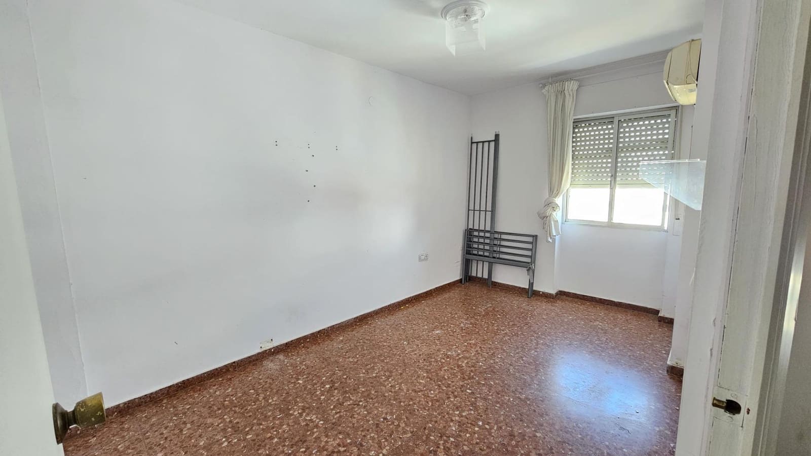 Casa de 5 habitaciones en Córdoba ciudad en venta con garaje - 249.500 € (Ref: 9913263)
