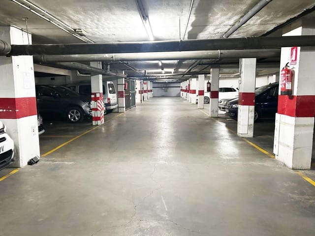 Garage til salg i Córdoba by - € 16.900 (Ref: 9920527)