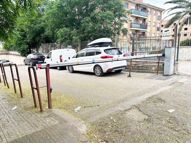 Garage til salg i Córdoba by - € 16.900 (Ref: 9920527)