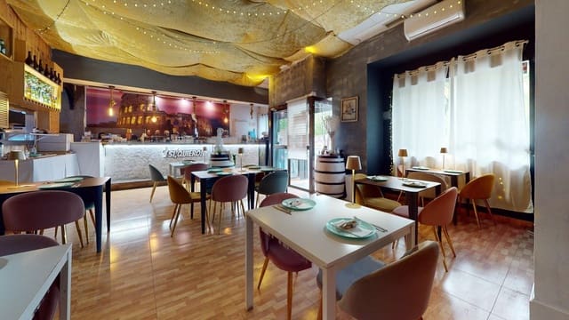 Commercial for rent in Arroyo del Moro, Córdoba city - € 1,000 (Ref: 9936472)