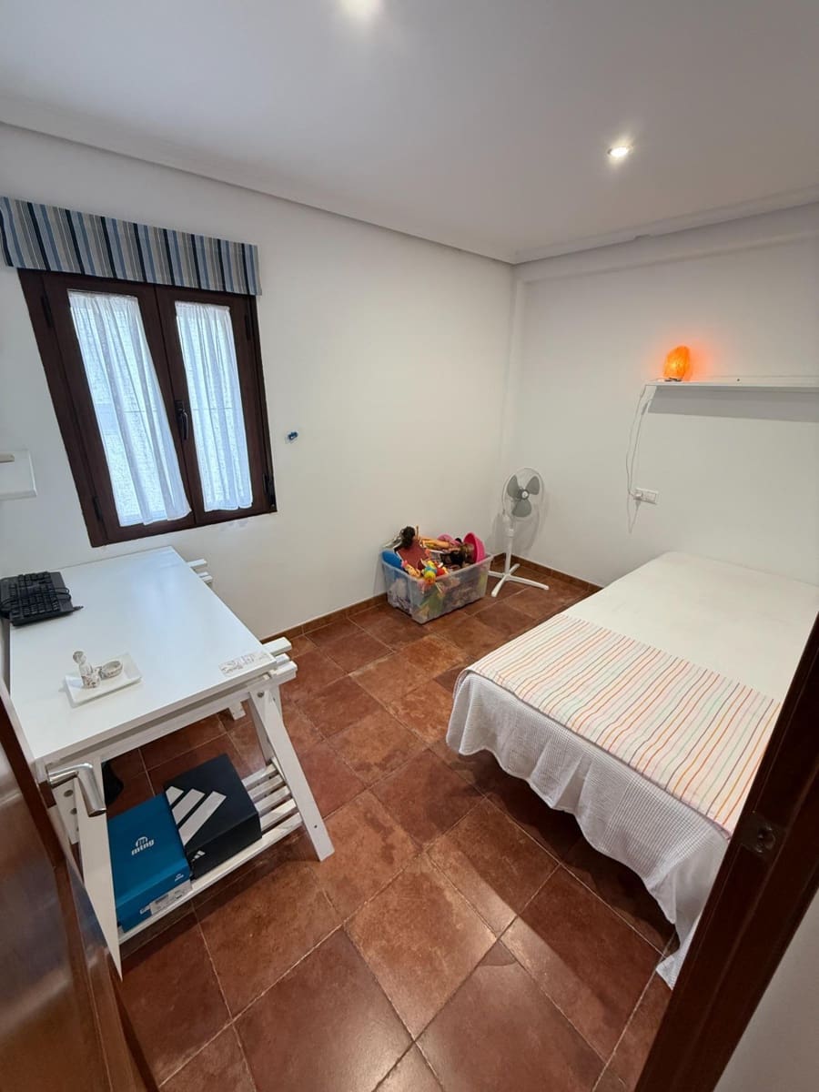 4 soveværelse Lejlighed til salg i Cordoba by - € 154.900 (Ref: 9938293)