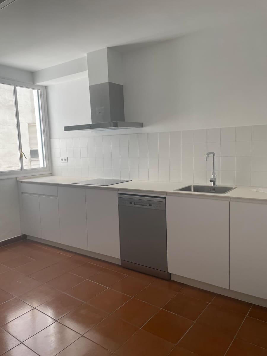 3 bedroom Flat for rent in Cordoba city with garage - € 1,000 (Ref: 9940054)