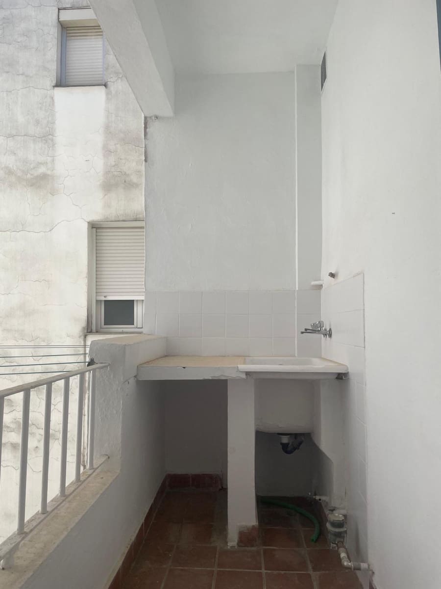 3 bedroom Flat for rent in Cordoba city with garage - € 1,000 (Ref: 9940054)