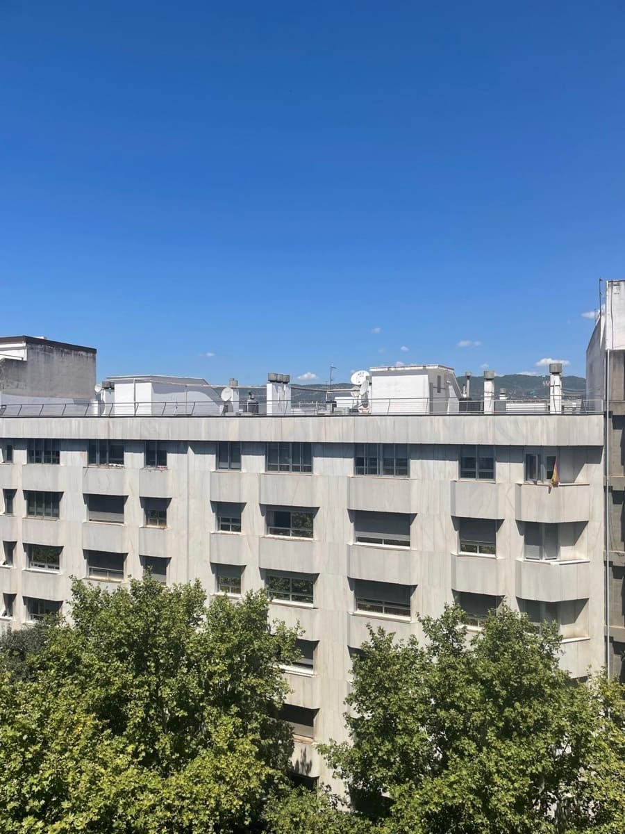 3 bedroom Flat for rent in Cordoba city with garage - € 1,000 (Ref: 9940054)