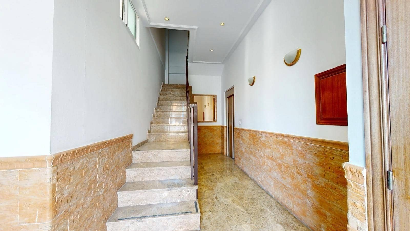 2 soveværelse Penthouse til salg i Cordoba by med garage - € 198.000 (Ref: 9945807)