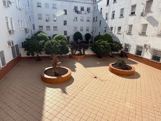 3 soverom Leilighet til salgs i Ciudad Jardín, Córdoba by - € 179 000 (Ref: 9945809)