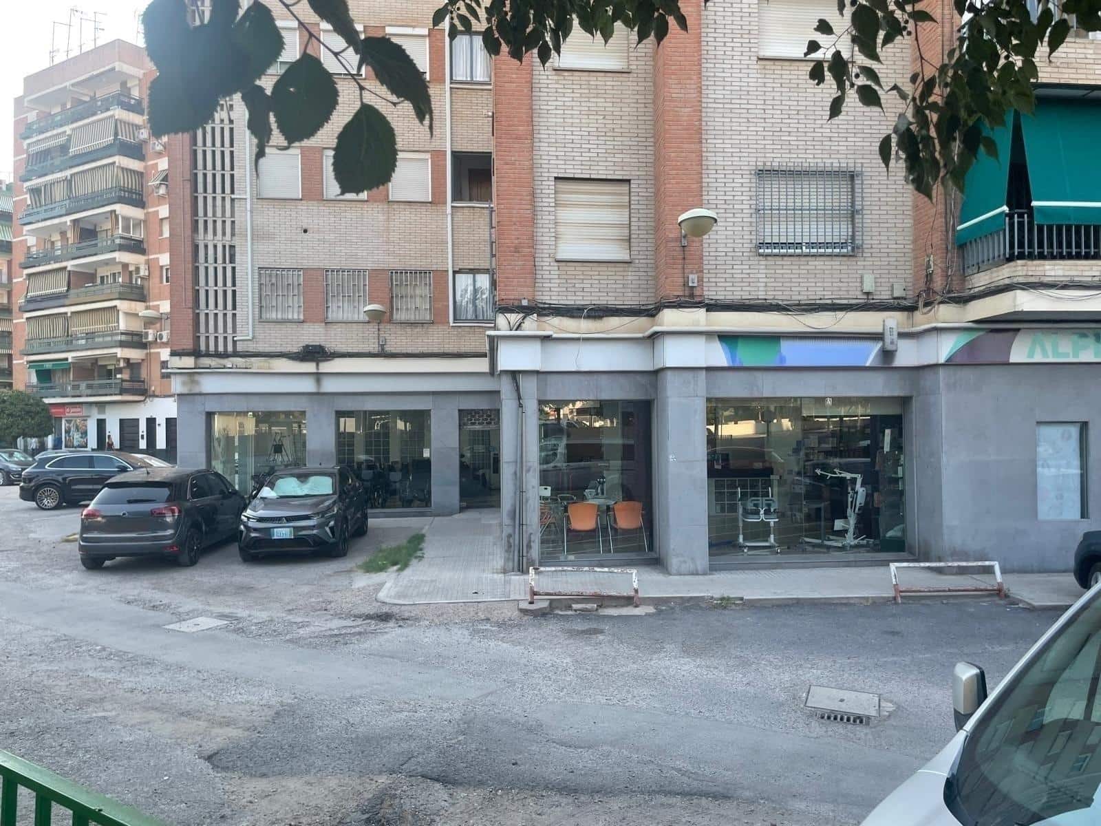 Commercial for sale in Cordoba city - € 420,000 (Ref: 9959855)