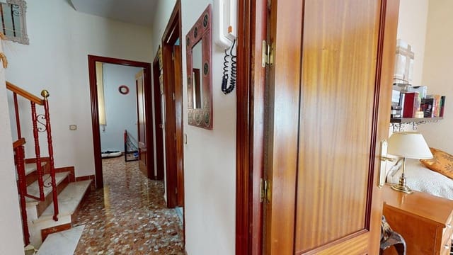 4 soverom Rekkehus til salgs i Córdoba by - € 300 000 (Ref: 9959857)