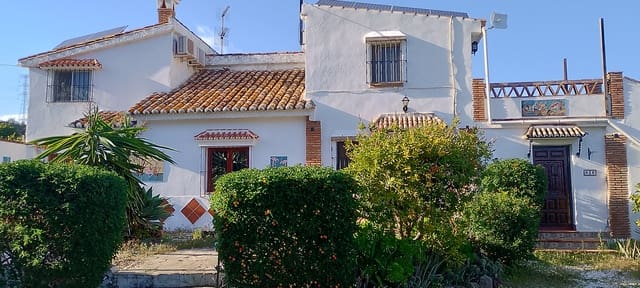 4 makuuhuone Rivitalo myytävänä paikassa Alora mukana uima-altaan - 568 000 € (Ref: 9650483)