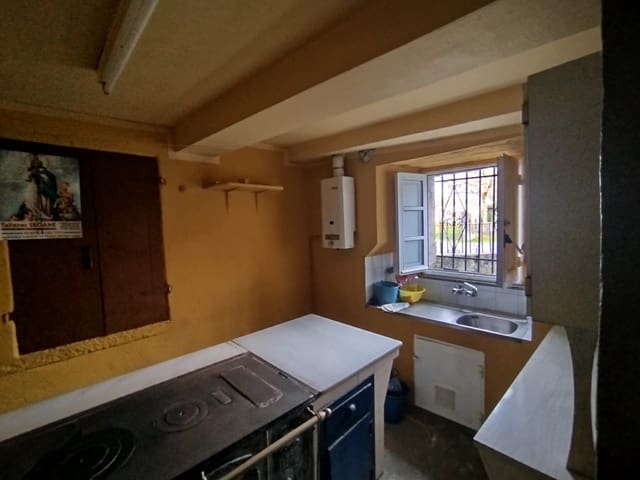 4 soveværelse Byhus til salg i O Páramo - € 89.000 (Ref: 9706019)