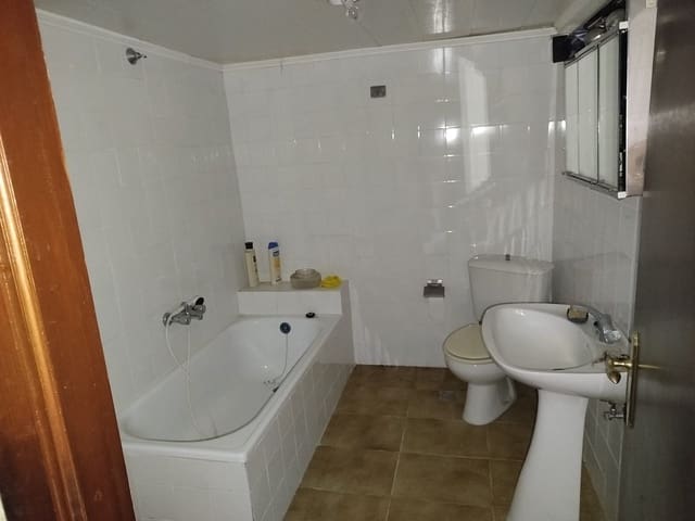 4 soveværelse Byhus til salg i O Páramo - € 89.000 (Ref: 9706019)