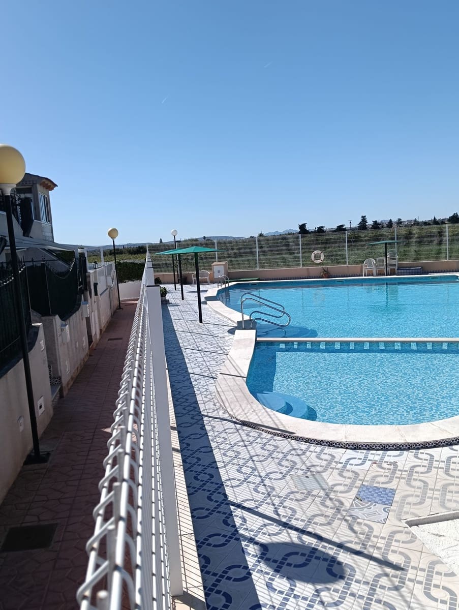 2 Zimmer Bungalow zu verkaufen in Guardamar del Segura mit Pool - 134.000 € (Ref: 9706040)