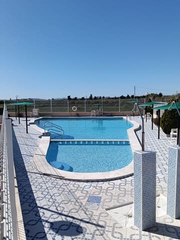 2 quarto Bungalow para venda em Guardamar del Segura com piscina - 134 000 € (Ref: 9706040)