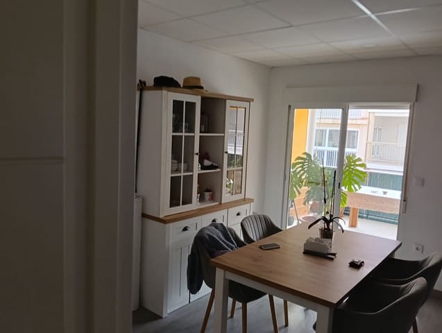 Apartamento de 2 habitaciones en Guardamar del Segura en venta - 275.000 € (Ref: 9709108)