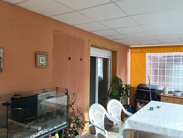 Apartamento de 2 habitaciones en Guardamar del Segura en venta - 275.000 € (Ref: 9709108)