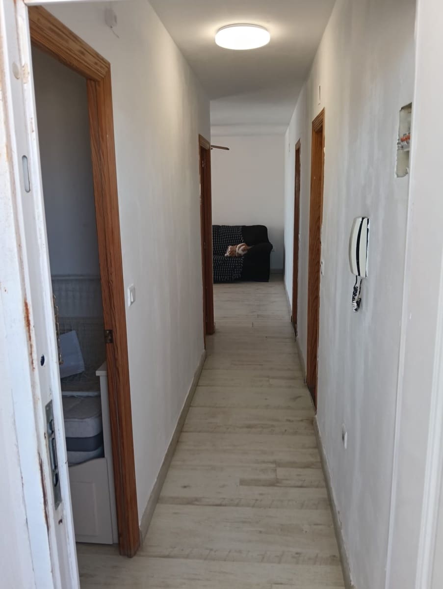 Apartamento de 2 habitaciones en Torrevieja en venta con piscina - 140.000 € (Ref: 9709111)