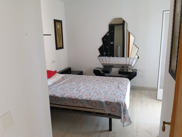Apartamento de 2 habitaciones en Torrevieja en venta con piscina - 140.000 € (Ref: 9709111)