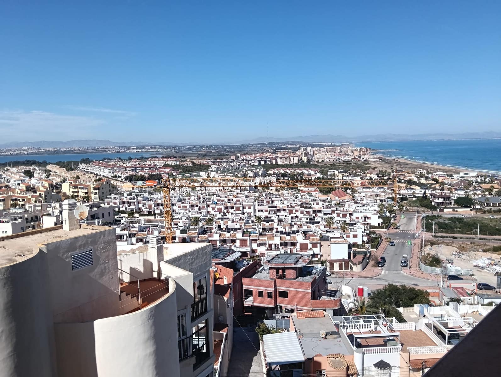 Apartamento de 2 habitaciones en Torrevieja en venta con piscina - 140.000 € (Ref: 9709111)