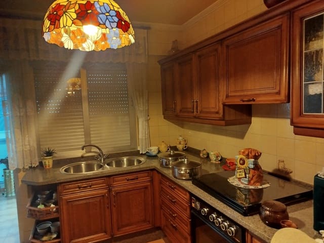 4 soveværelse Lejlighed til salg i Lugo by med garage - € 180.000 (Ref: 9709115)