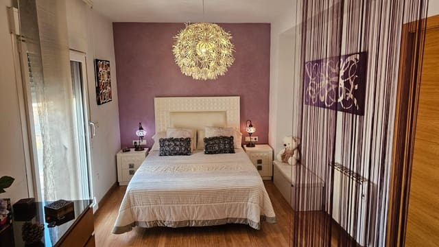 Piso de 3 habitaciones en Guardamar del Segura en venta - 187.500 € (Ref: 9709120)